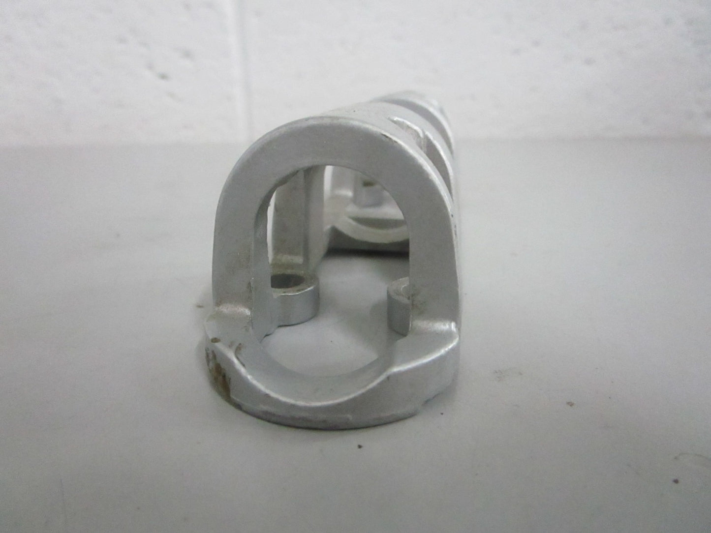 NEW OEM 126296 0126296 OMC Johnson Evinrude Steering Tube Bracket 0820