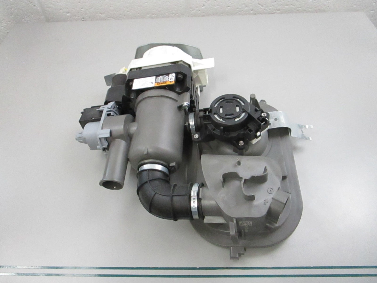 NEW OEM W11416362 Whirlpool Pump & Motor Assembly 0810