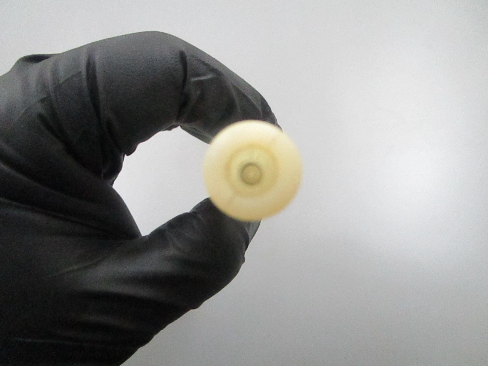 *NEW OEM* 0810 OMC Johnson Evinrude Cable Guide 909569 0909569