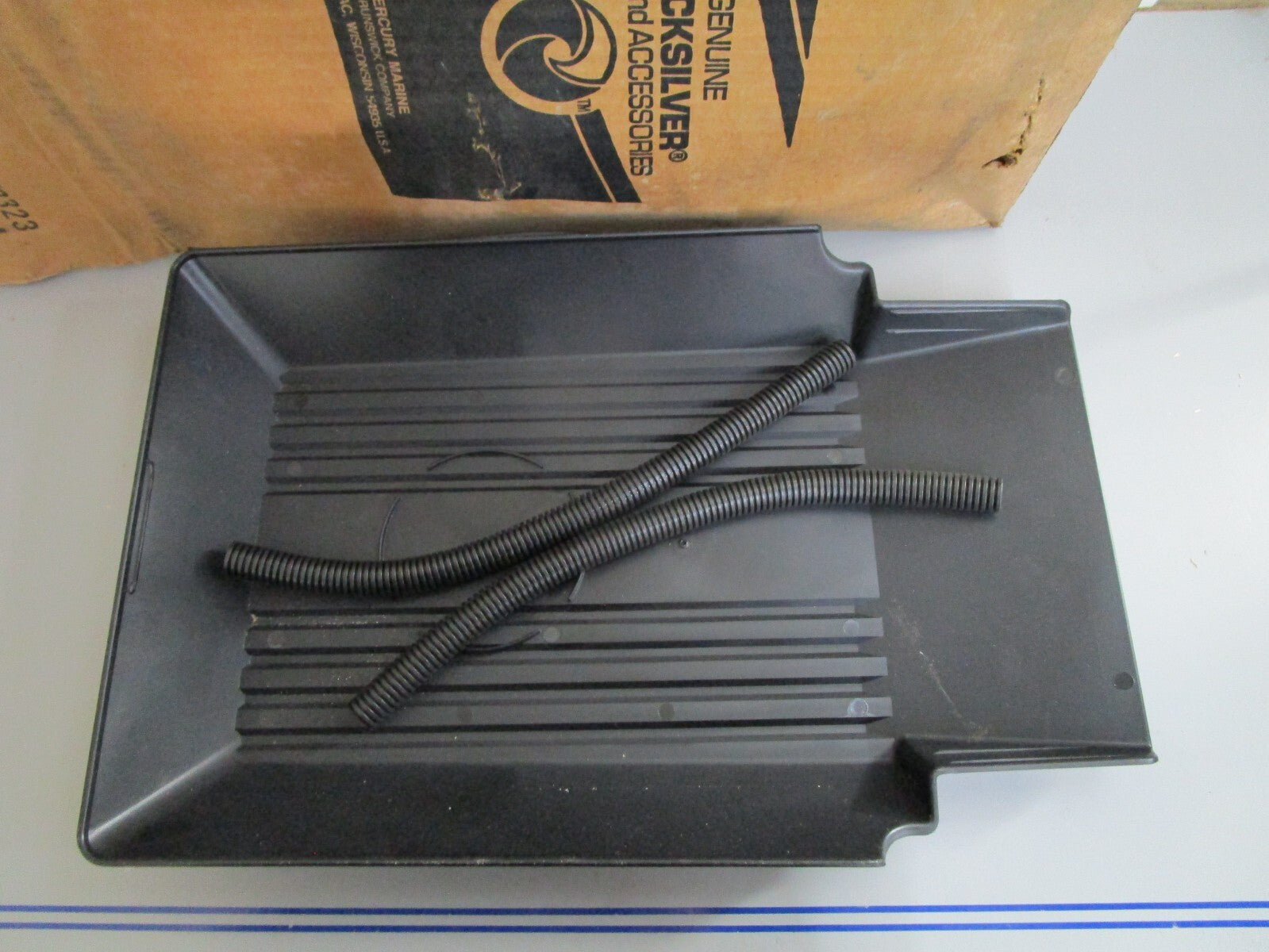 *NEW OEM* 0820 Mercury Quicksilver Carburetor Cover Kit 18484A3