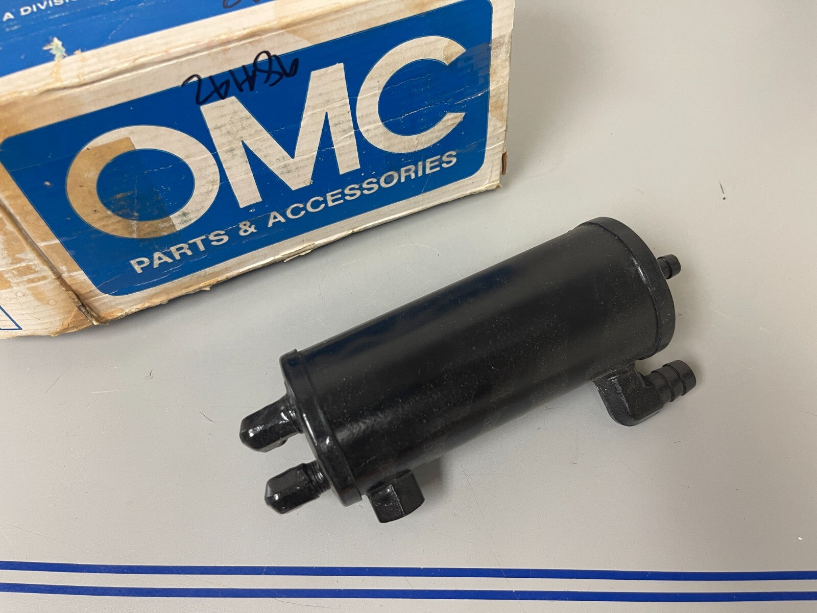 *NEW OEM* 0810 OMC Johnson Evinrude Oil Cooler Assembly 984142 0984142