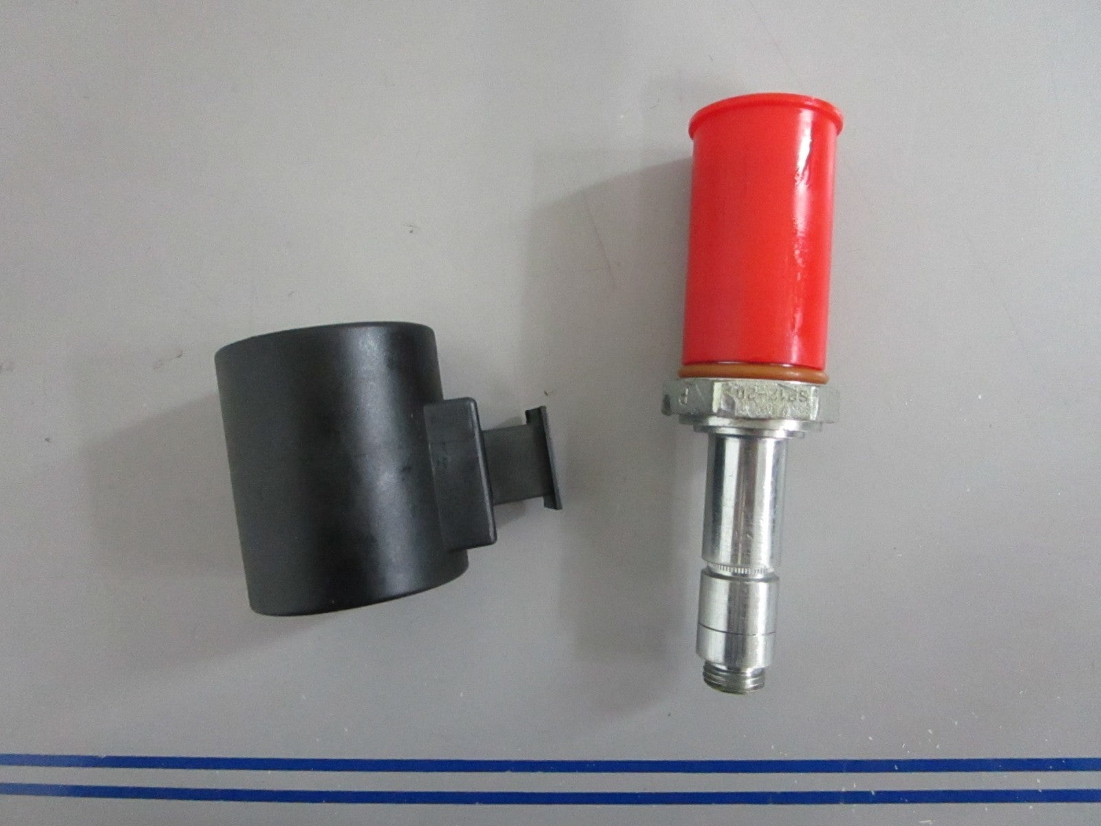 *NEW OEM* 0820 Crown Proportional Solenoid 135800-001