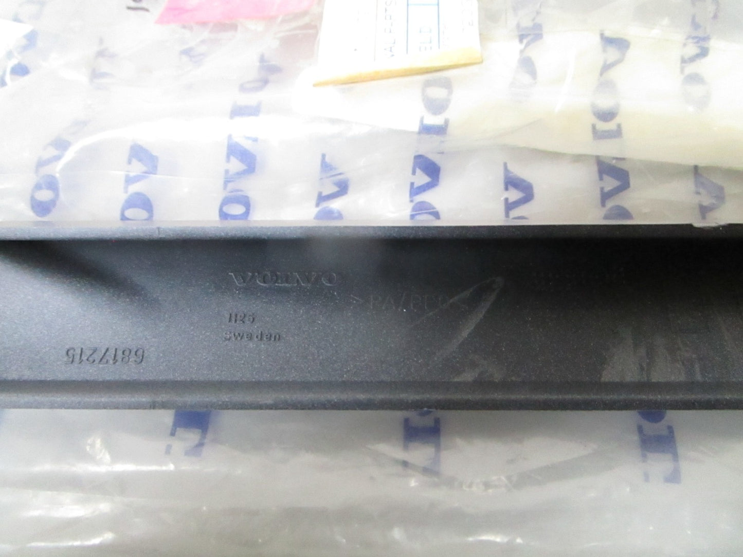 NEW OEM 6817849 Volvo Penta 1993- 1997 LH Lower Molding 0720