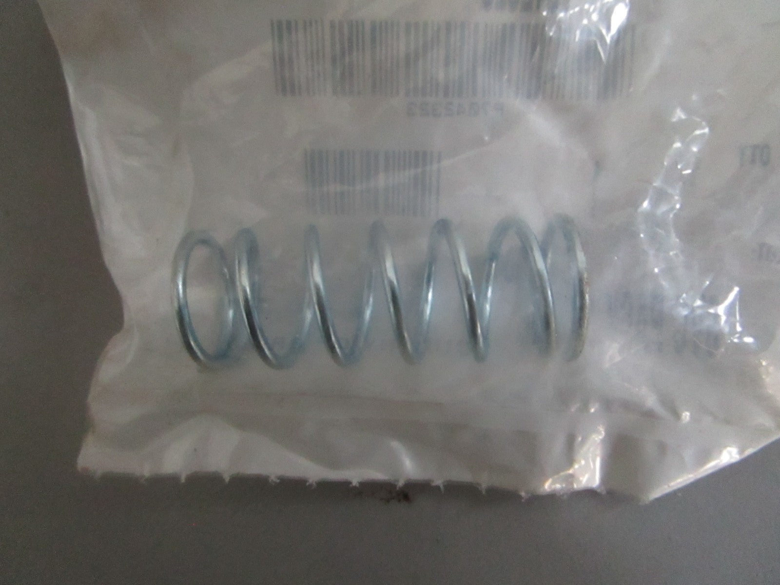 Polaris NEW OEM Spring 7042323 NOS Genuine Factory Powersport Part 0820