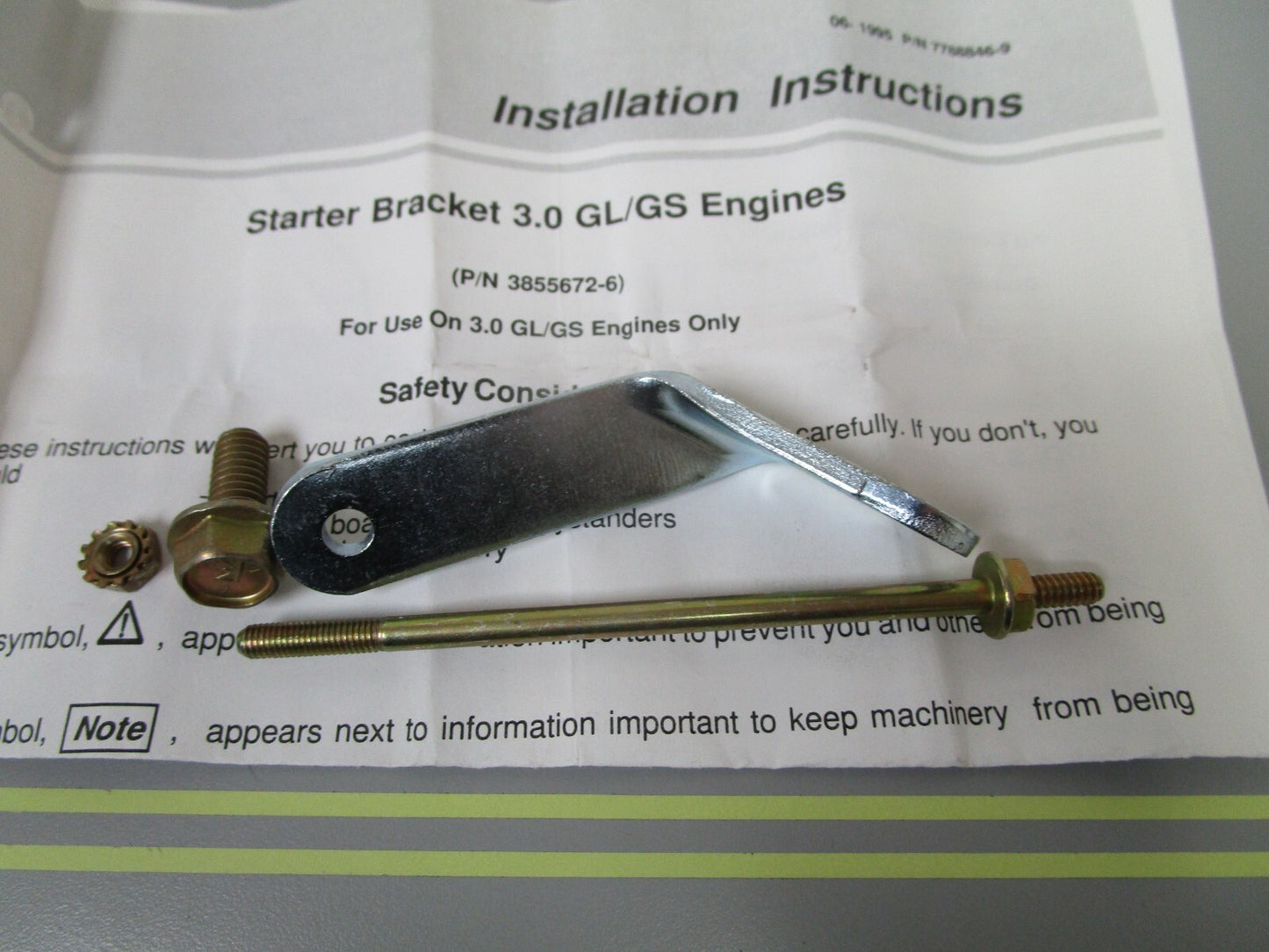 *NEW OEM* 0810 OMC Johnson Evinrude Starter Bracket Kit 3855672