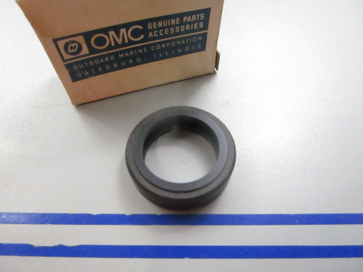 NEW OEM 302036 0302036 OMC Johnson Evinrude Seal 0810