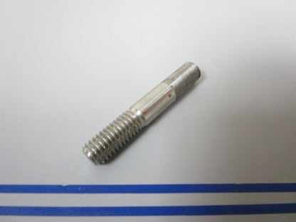 NEW OEM 321926 0321926 OMC Johnson Evinrude Stud 0720