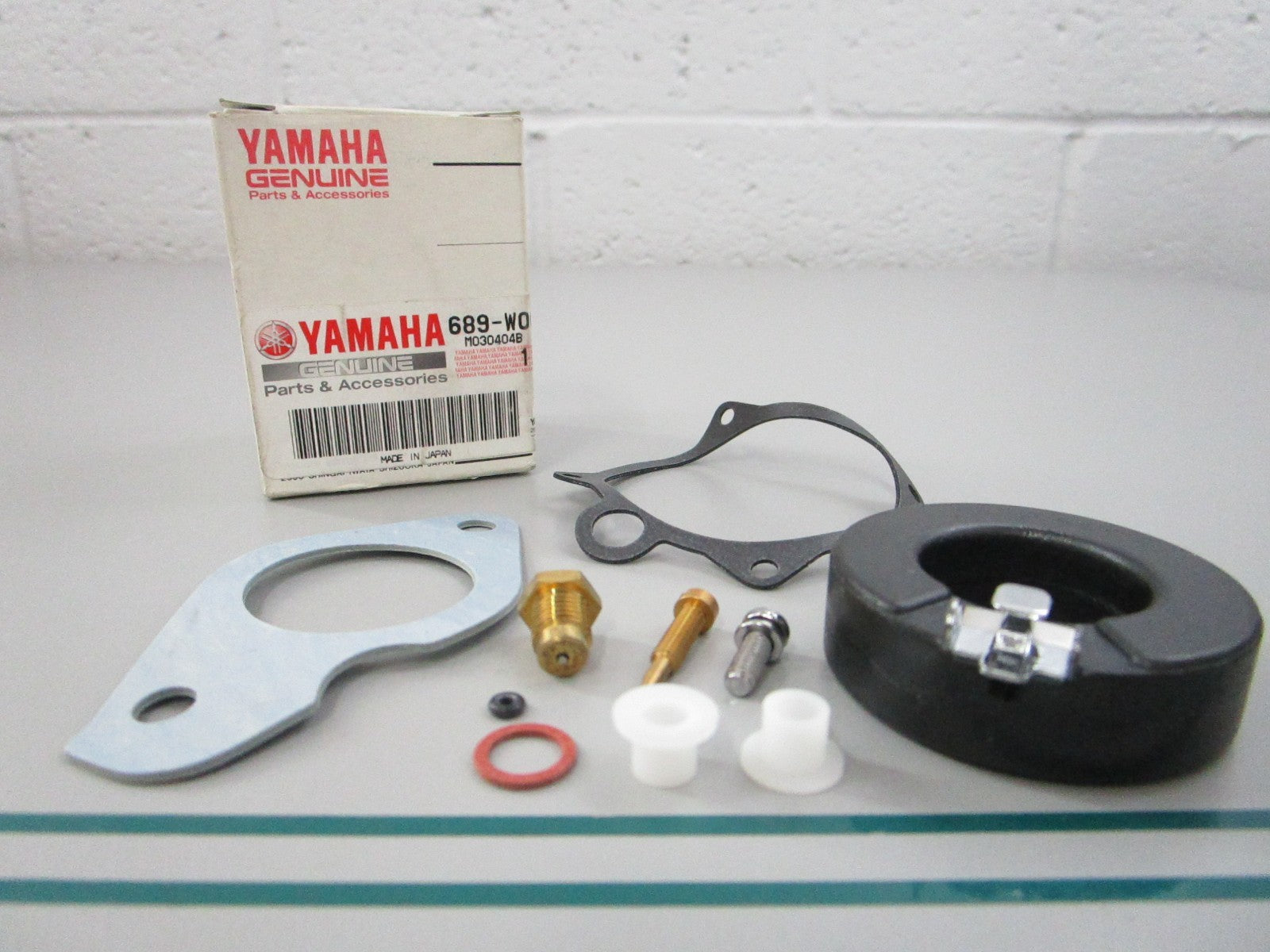 NEW OEM 689-W0093-02-00 Yamaha Carburetor Set 0810
