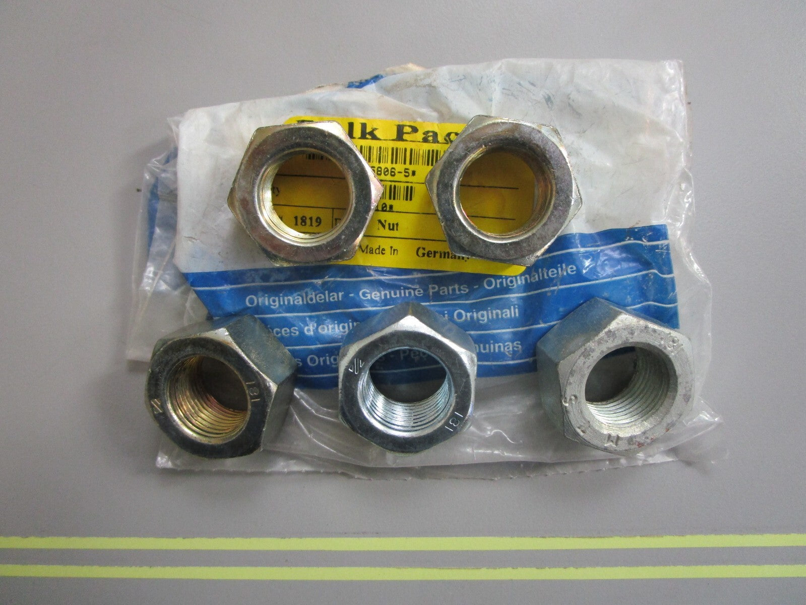 *NEW OEM* (LOT OF 5) 0810 Volvo Penta Nut 955806
