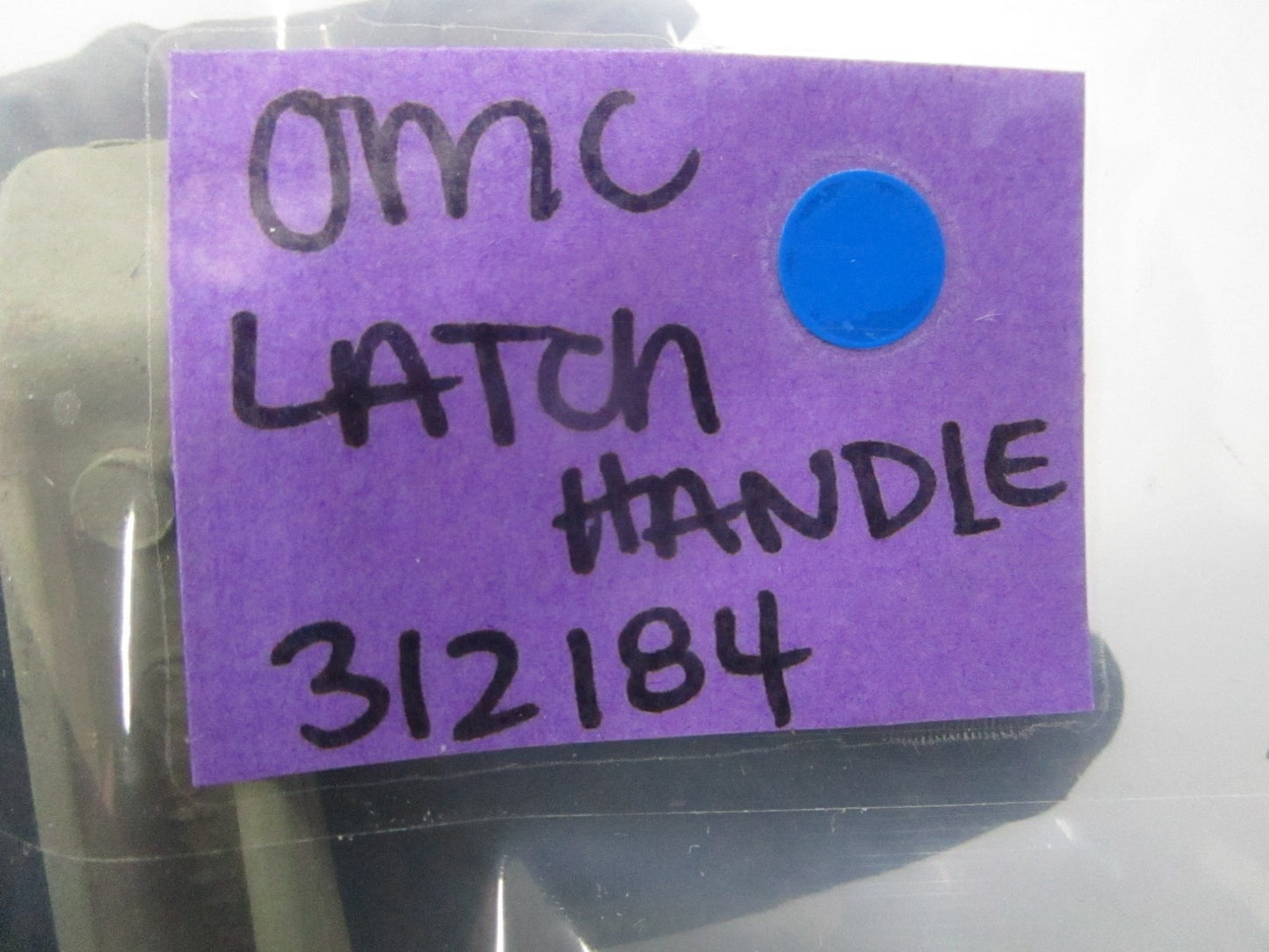 NEW OEM 312184 0312184 OMC Johnson Evinrude Latch Handle 0810