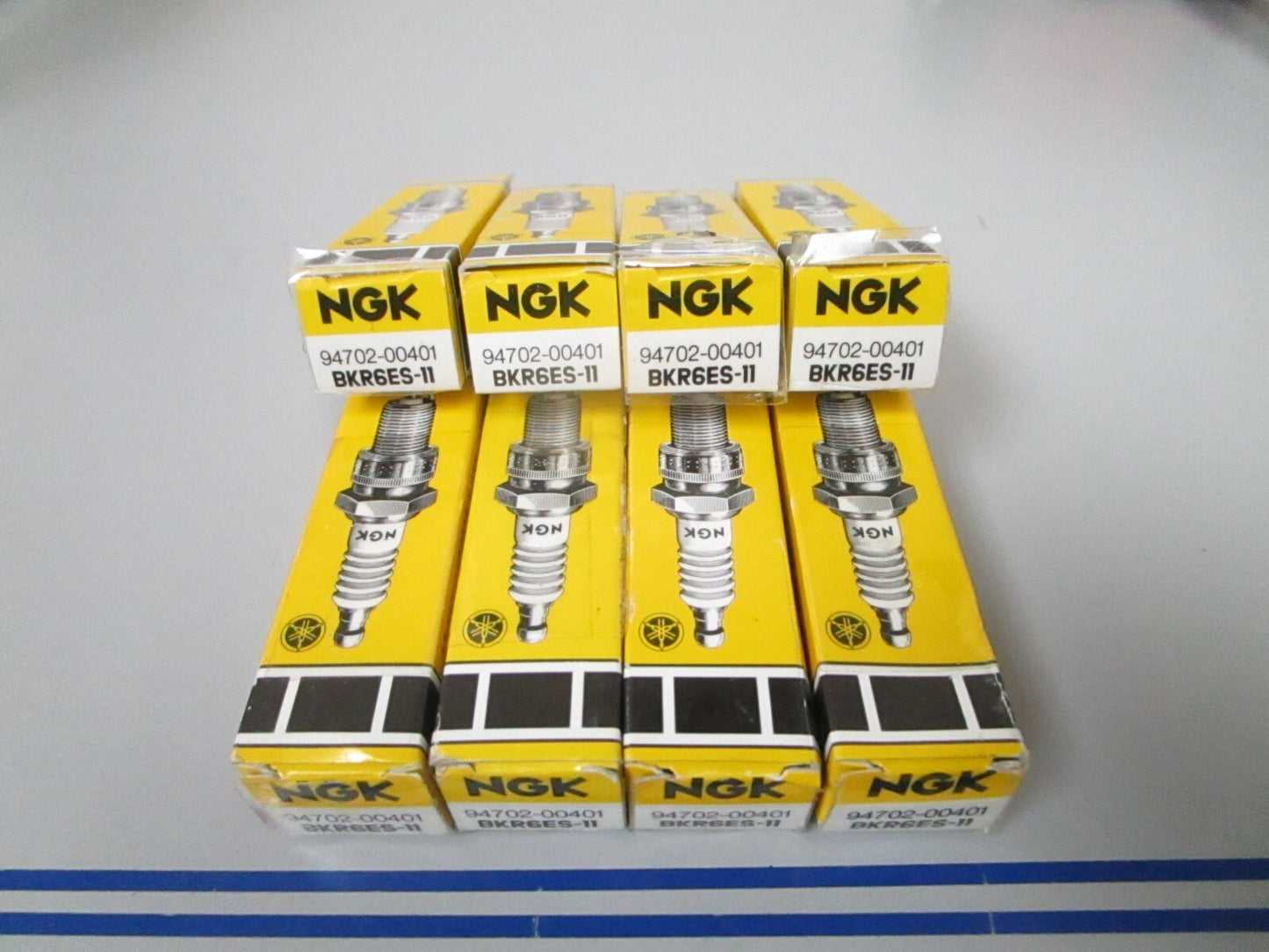 *NEW OEM* (LOT OF 8) 0720 NGK Spark Plug BKR6ES-11