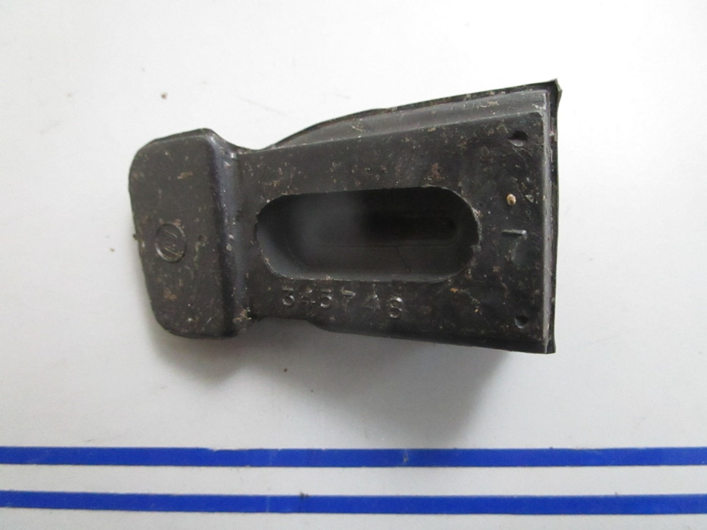 *NEW OEM* 0820 OMC Johnson Evinrude Grommet 345748 0345748