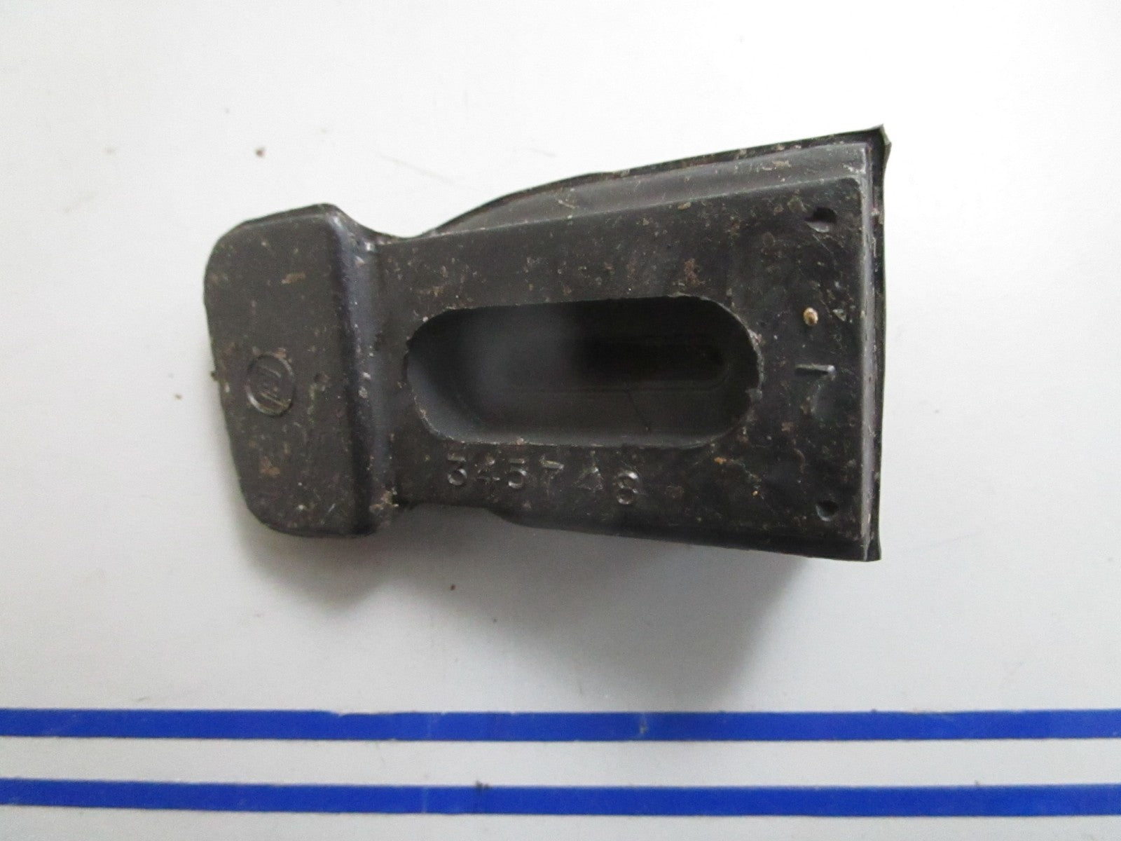 *NEW OEM* 0820 OMC Johnson Evinrude Grommet 345748 0345748