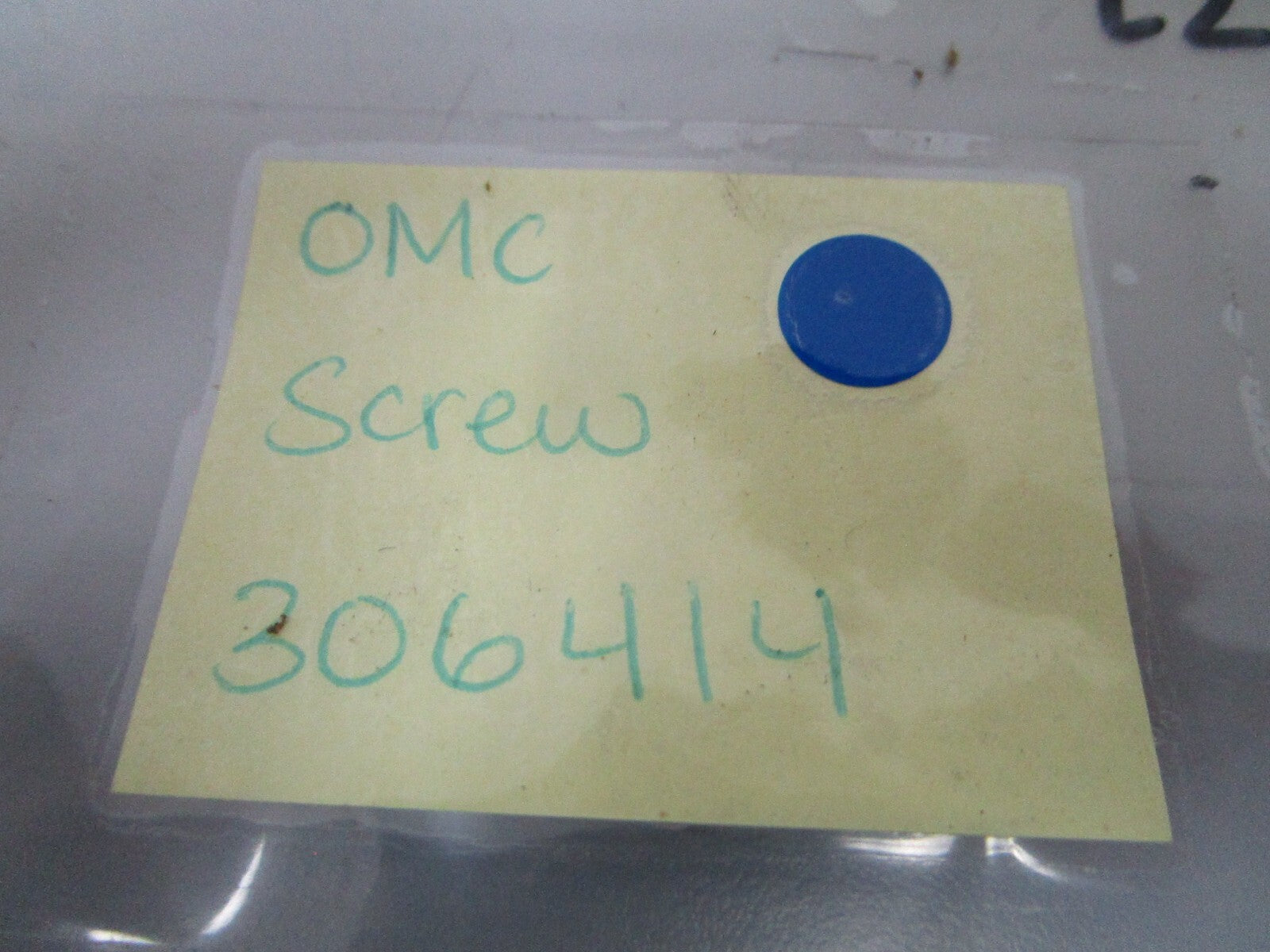 *NEW OEM* (LOT OF 2) 0810 OMC Johnson Evinrude Screw 306414 0306414