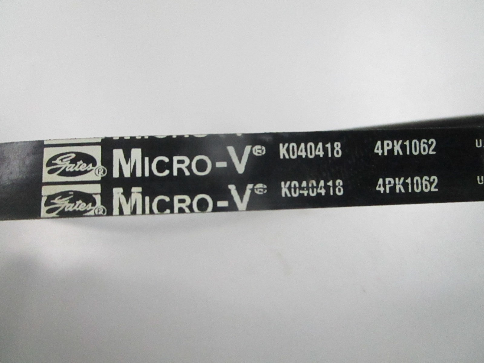 NEW K040418 Gates Micro-V Serpentine Belt 0810
