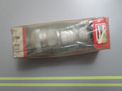 *NEW*  0810 Champion Spark Plug D-21