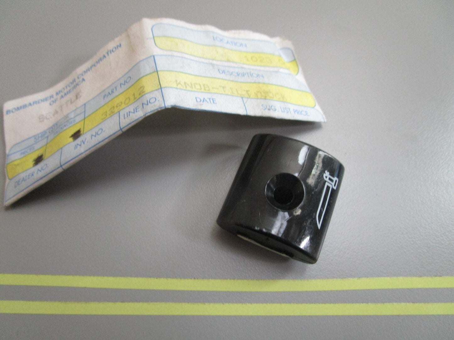 *NEW OEM* 0810 OMC Johnson Evinrude Tilt Lock Knob 329012 0329012