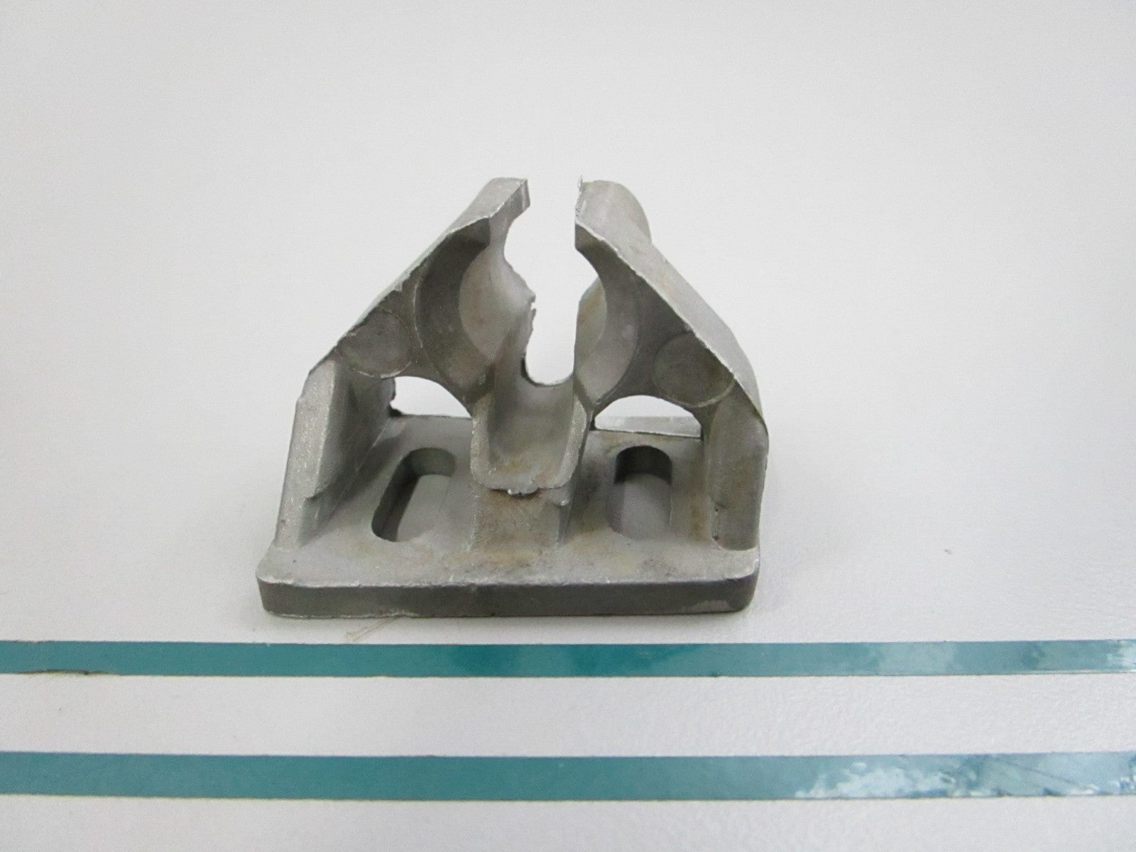 NEW OEM 30833 Mercury Quicksilver Bracket 0810