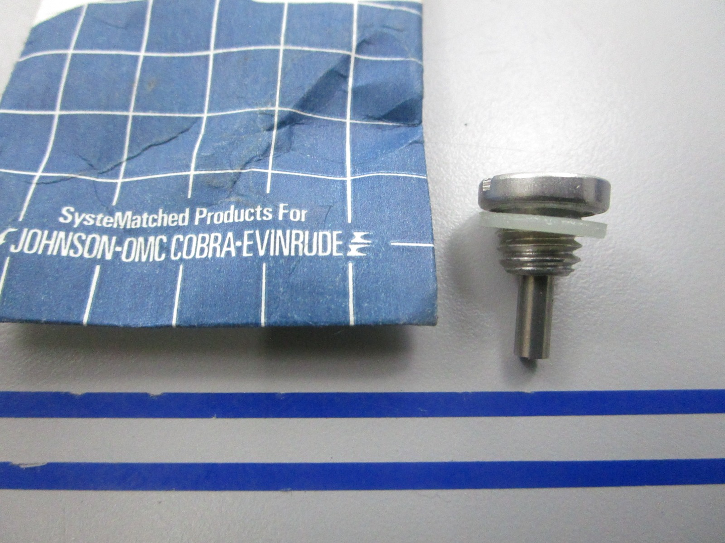 NEW OEM 318544 0318544 OMC Johnson Evinrude Magnetic Oil Drain Plug 0810