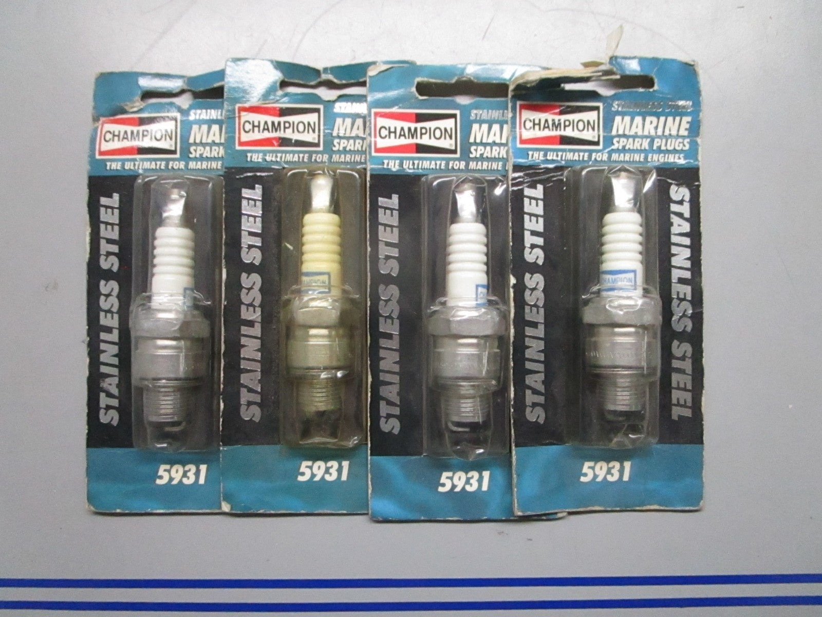 *NEW OEM* (LOT OF 4) 0820 Champion Spark Plug 5931 Replaces: QL82C