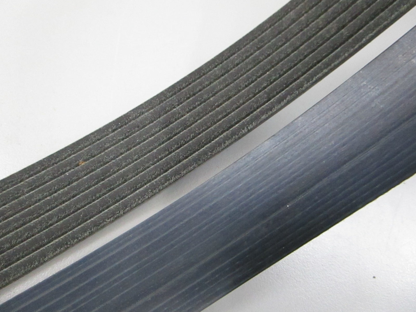 NEW 5070763 Dayco Serpentine Belt 0810