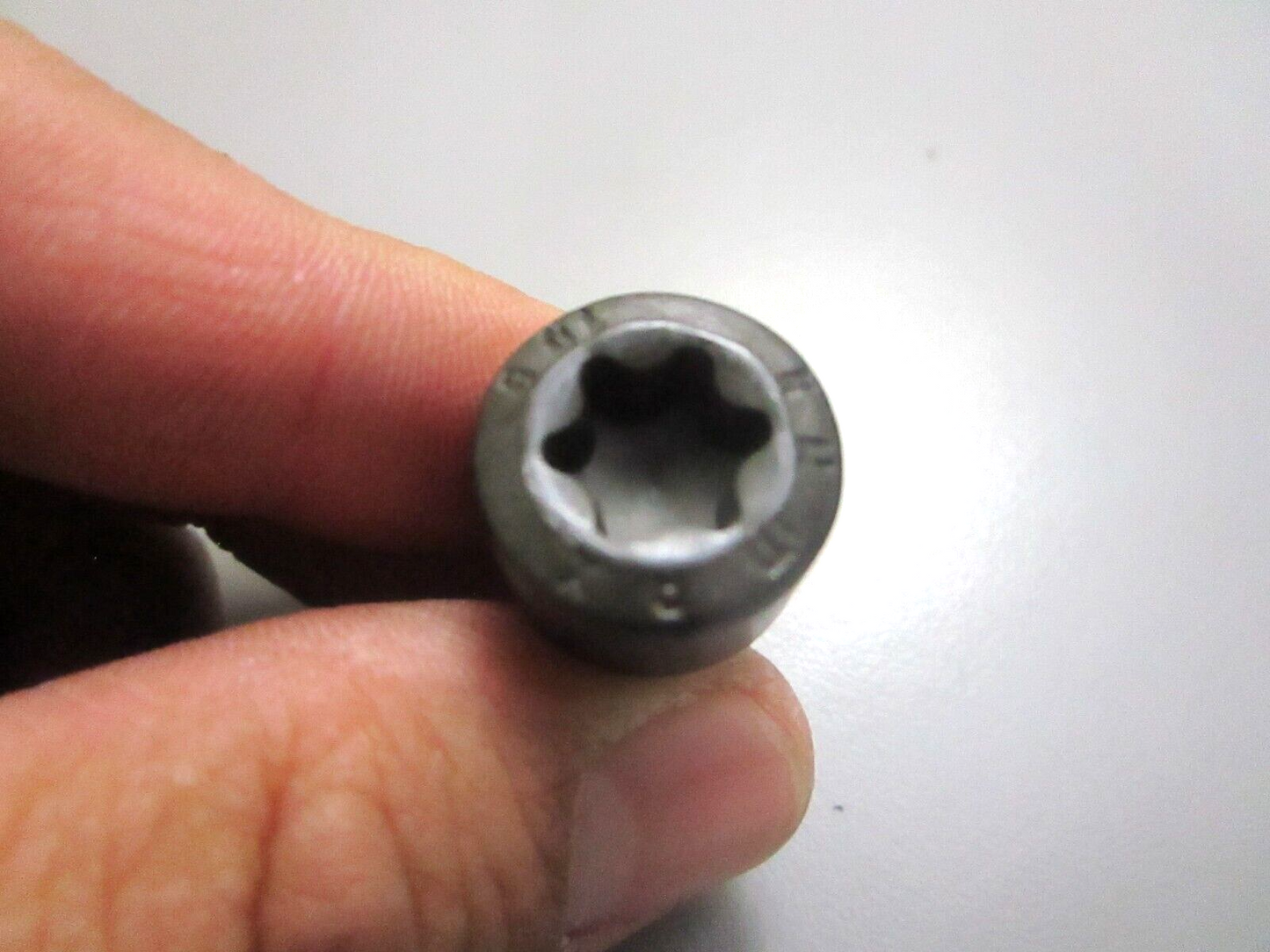 *NEW OEM* 0750 Volvo Penta SCREW 3852309