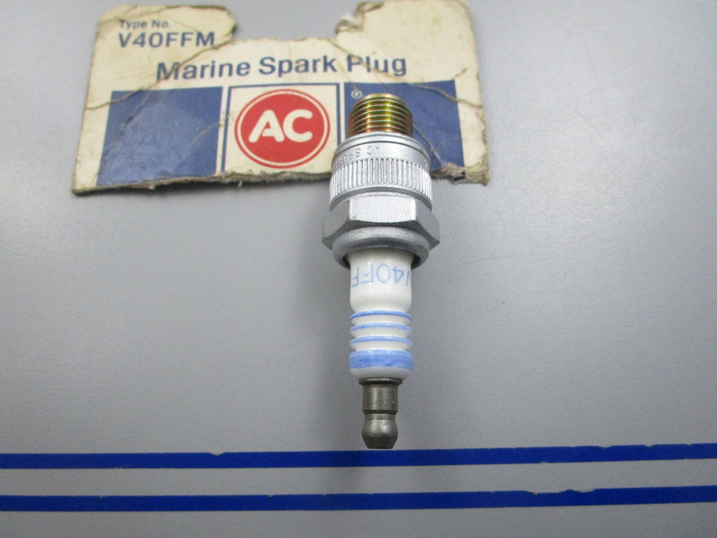 NEW V40FFM AC Delco Spark Plug 0810