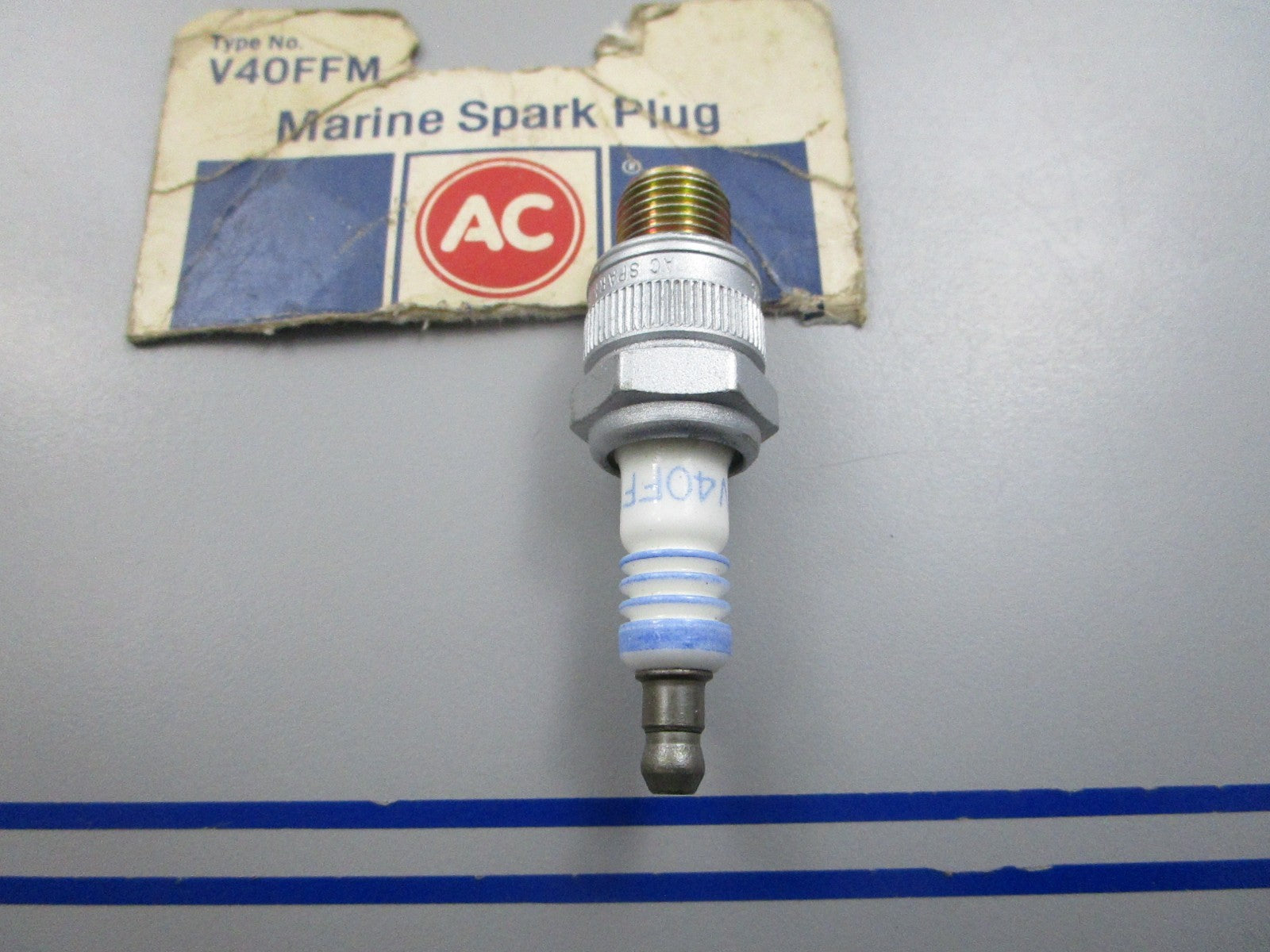 NEW V40FFM AC Delco Spark Plug 0810