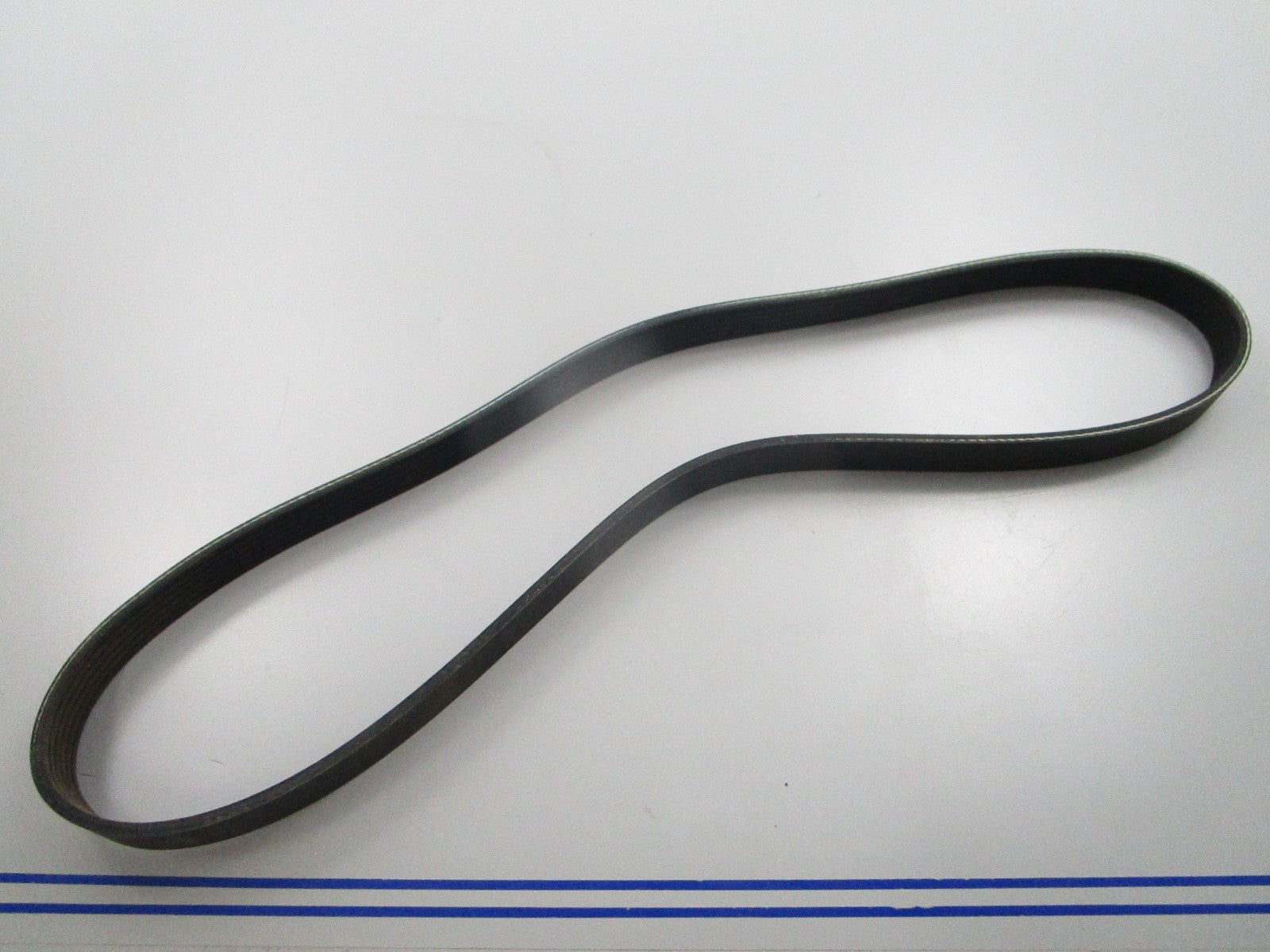 NEW K060418 Gates Micro-V Serpentine Belt 0810