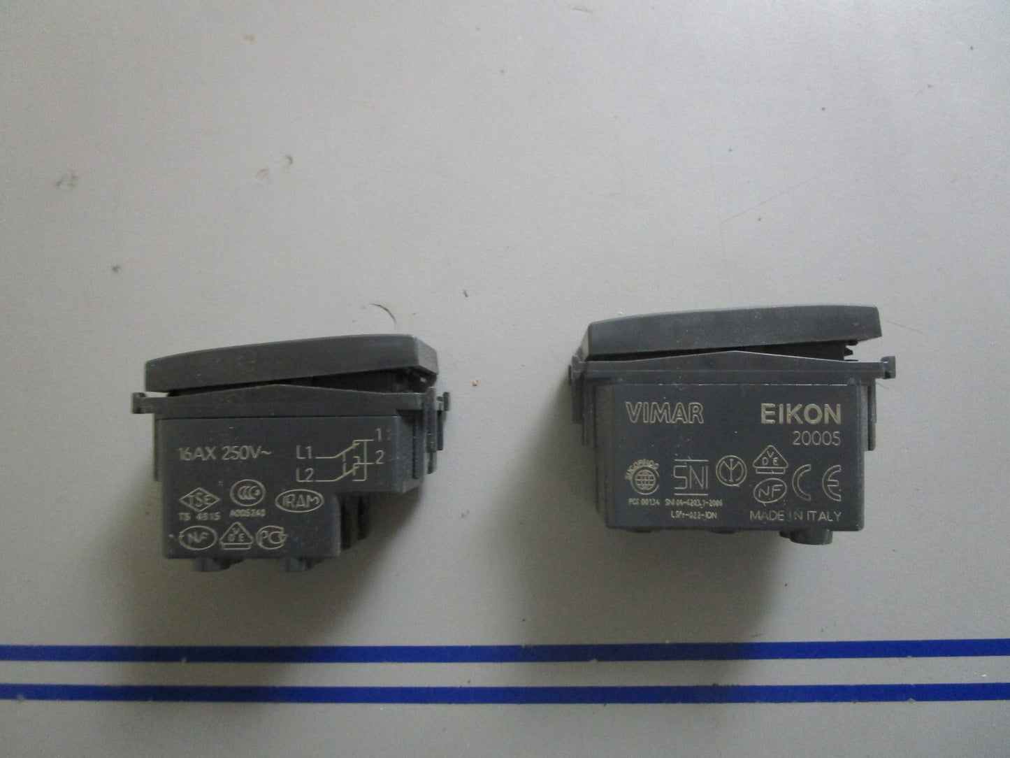 *NEW OEM* (LOT OF 2) 0810 Vimar EIKON 1P NO 10A Switch 20008
