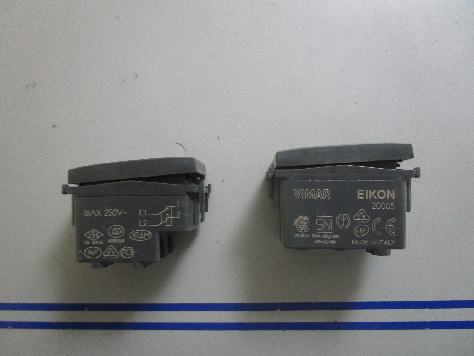 *NEW OEM* (LOT OF 2) 0810 Vimar EIKON 1P NO 10A Switch 20008