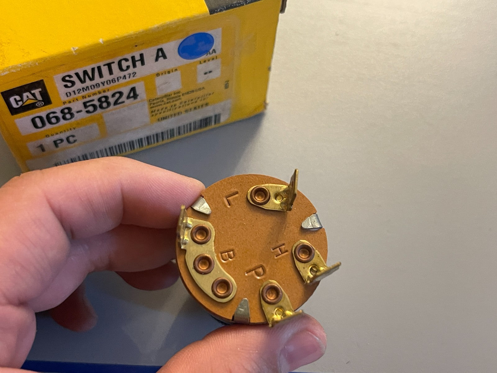 NEW OEM 068-5824 CAT Caterpillar Switch Assembly 0720