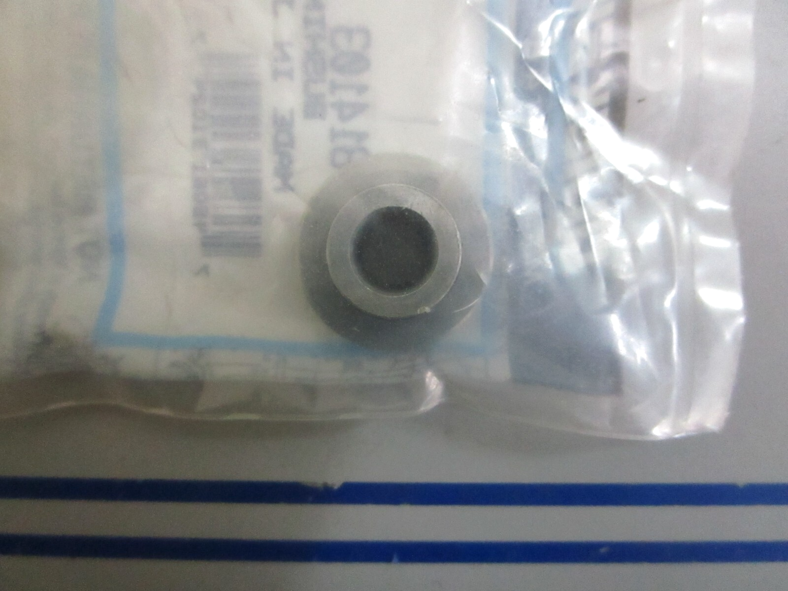 *NEW OEM* 0810 Mercury Quicksilver Bushing 814103 2