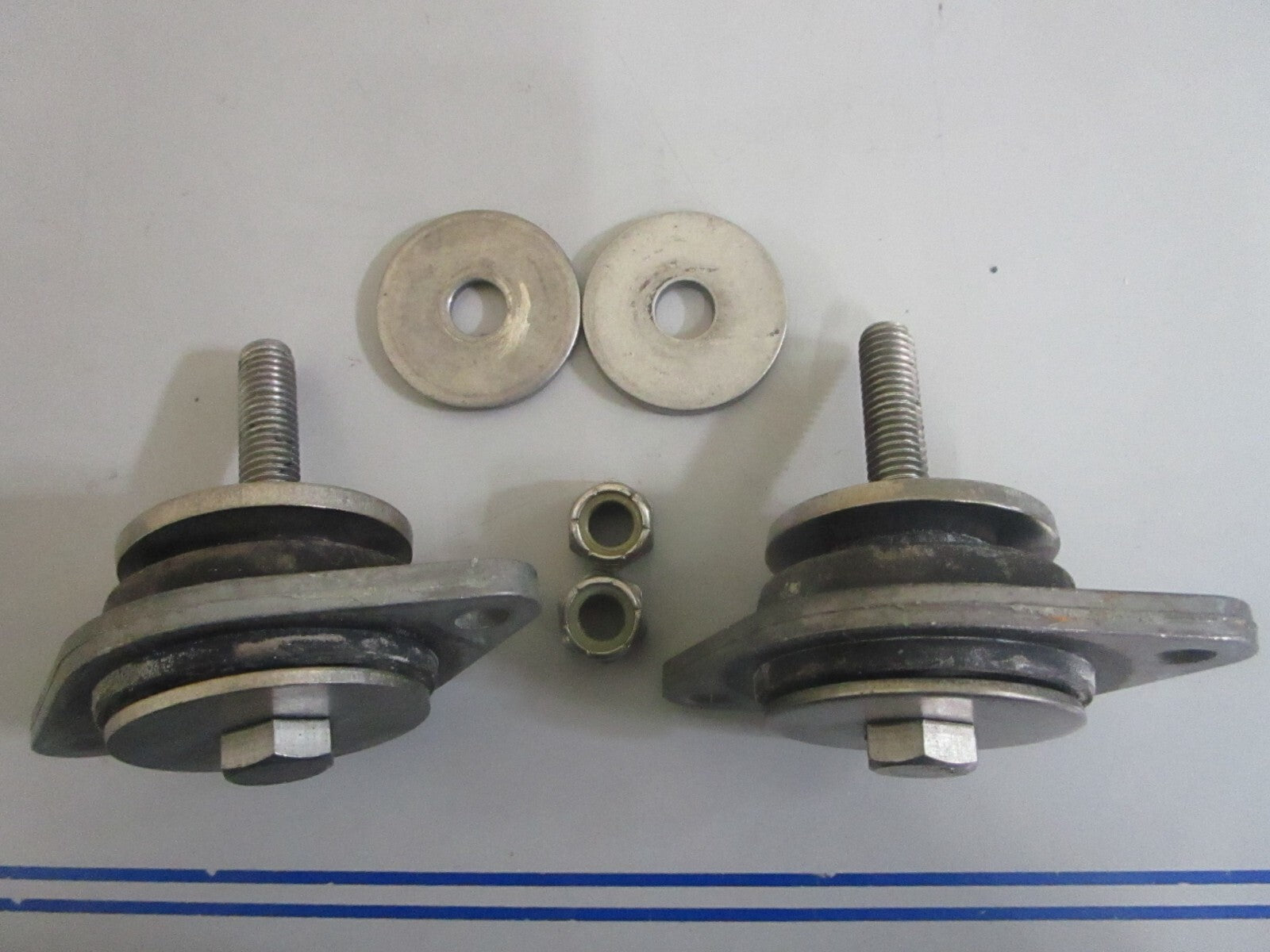 *NEW OEM* 0810 Volvo Penta *Incomplete* Rear Mount Kit 3857439