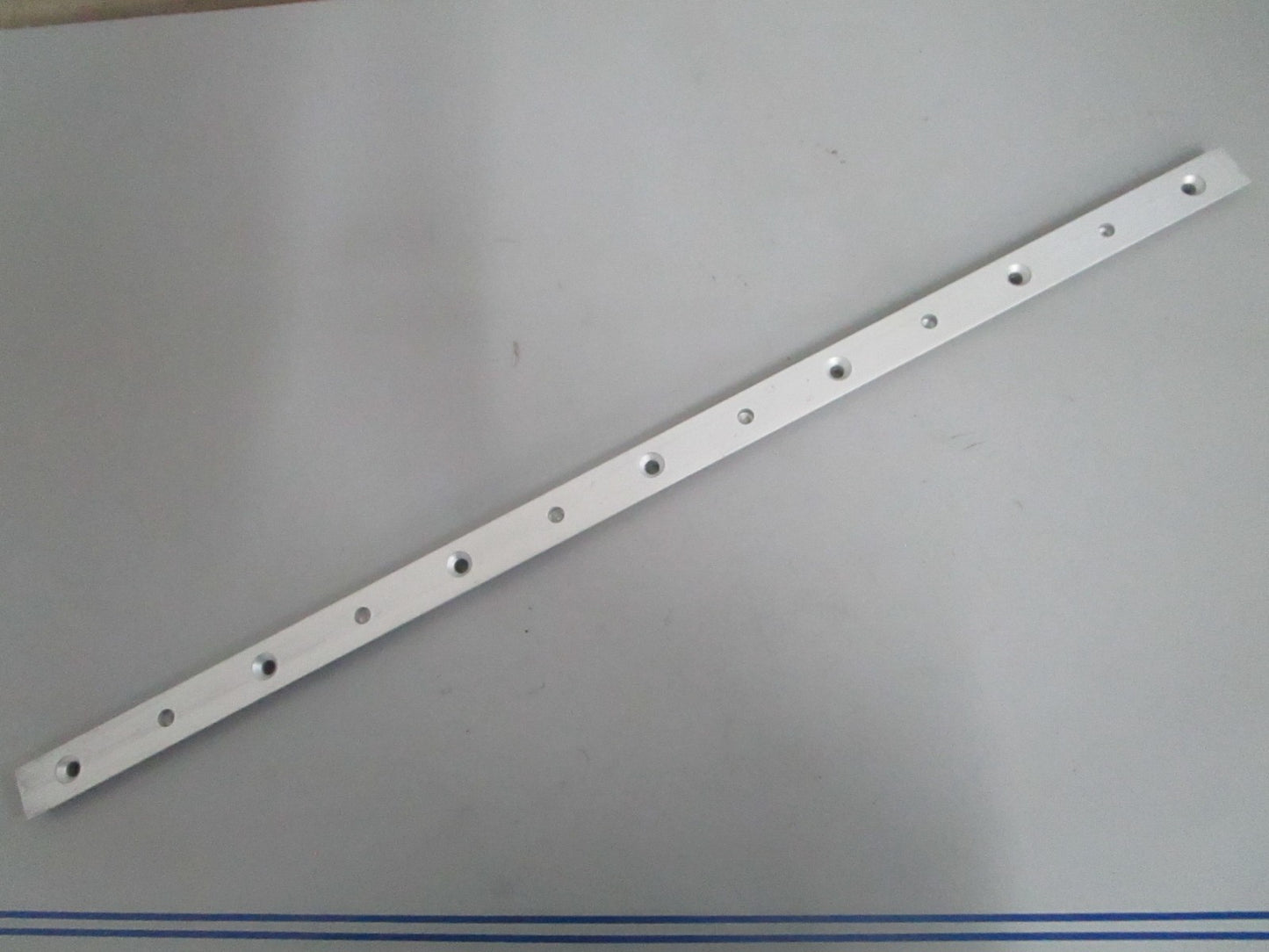 *NEW* 0820 T-Track 1" x 26" Bar Rail 24202
