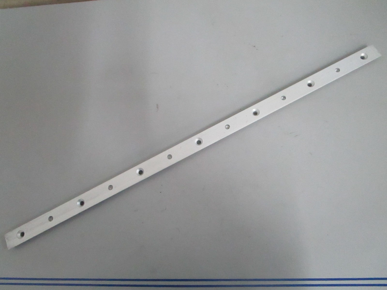 *NEW* 0820 T-Track 1" x 26" Bar Rail 24202