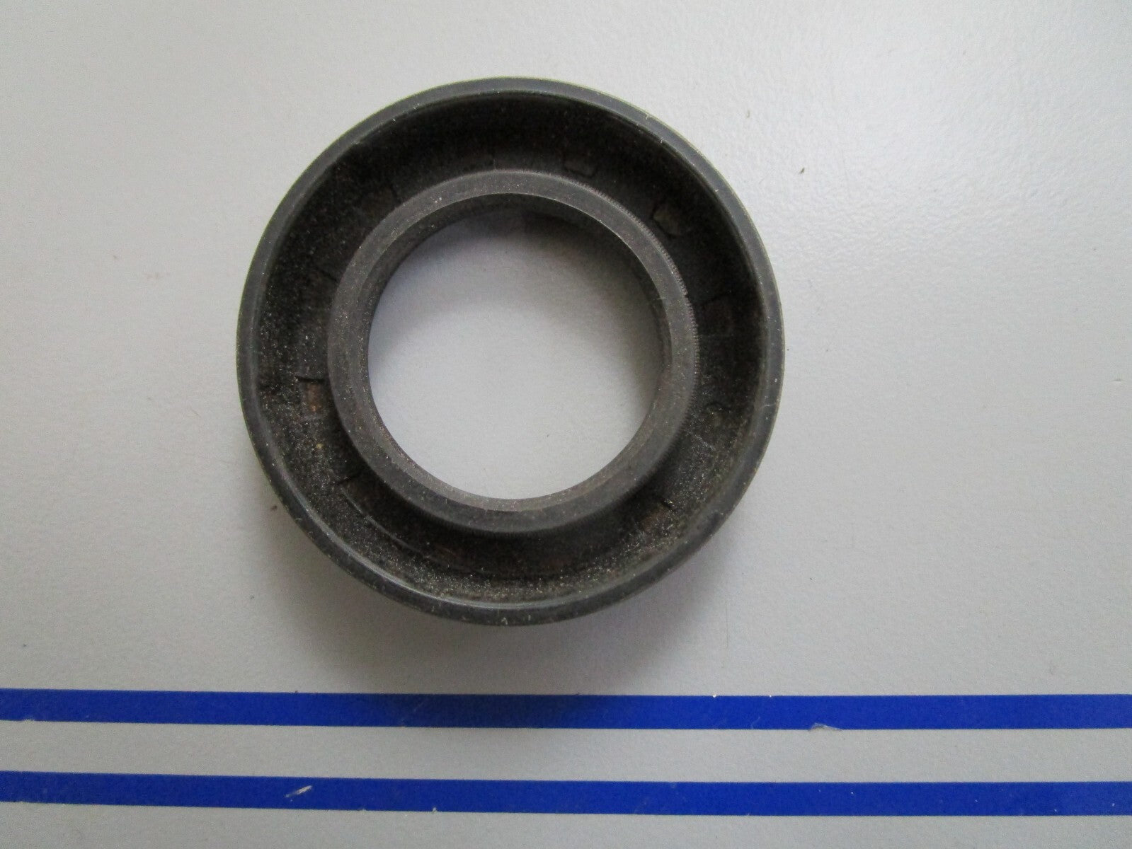 *NEW OEM* 0820 Volvo Penta Seal 833760