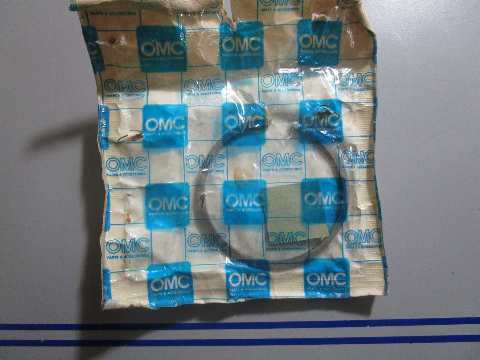 *NEW OEM* 0810 OMC Johnson Evinrude 2 Piston Ring Set 383473 0383473