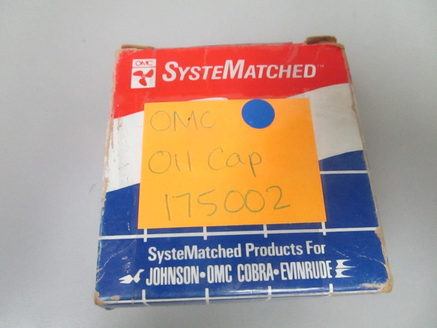 *NEW OEM* 0810 OMC Johnson Evinrude Oil Cap 175002 0175002