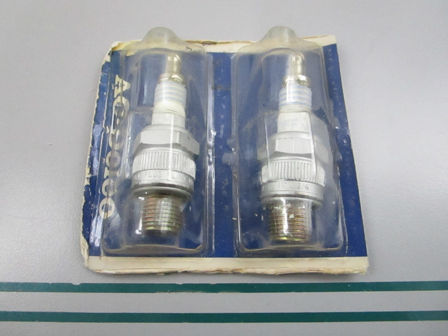 NEW OEM (LOT OF 2) VB40FEM AC Delco Spark Plug 0810