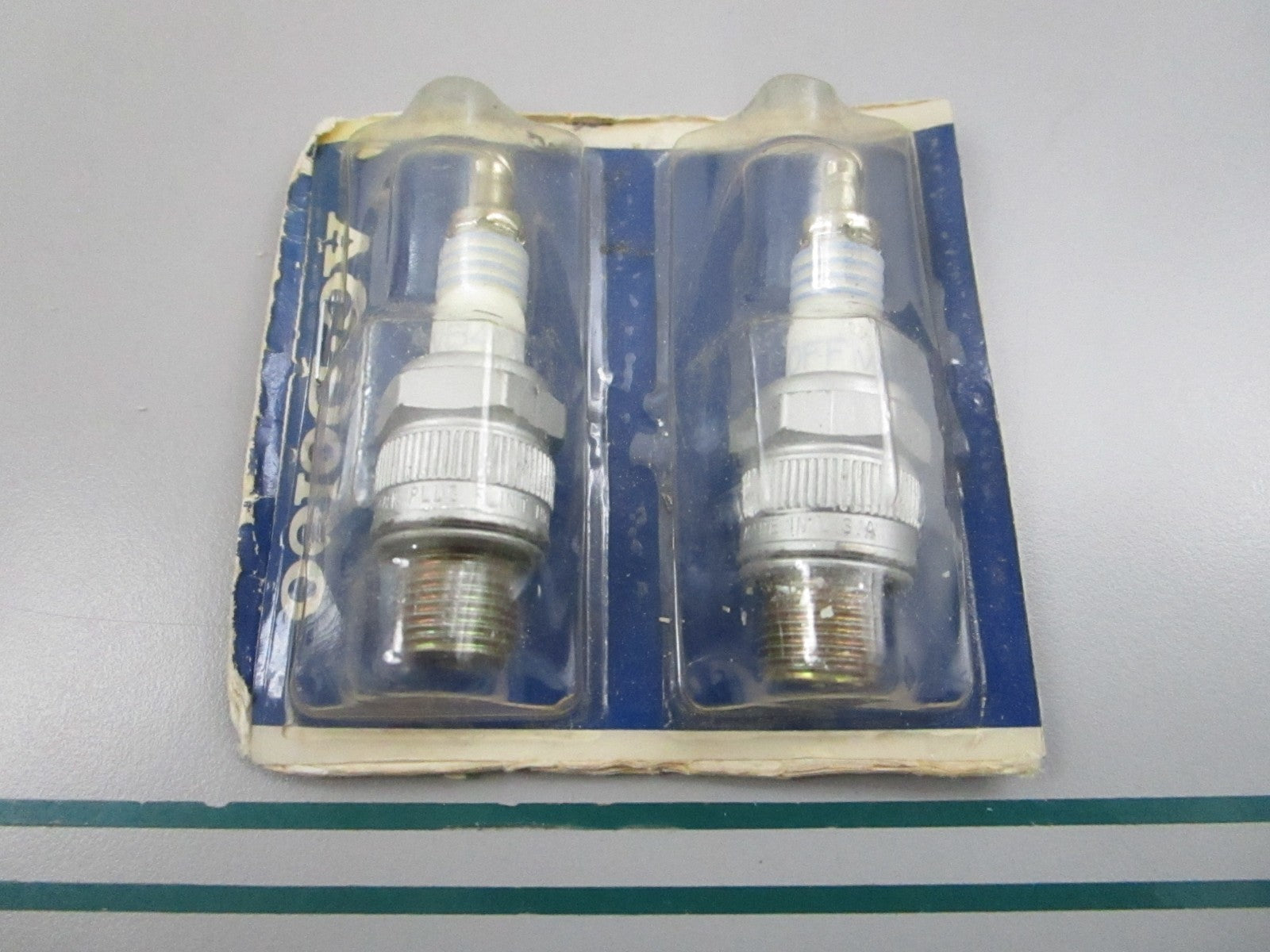 NEW OEM (LOT OF 2) VB40FEM AC Delco Spark Plug 0810