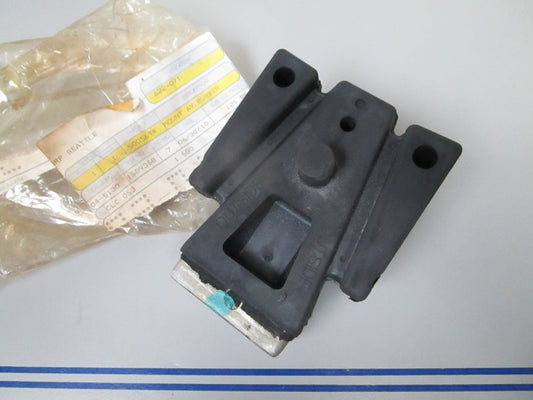 *NEW OEM* 0720 OMC Johnson Evinrude Lower Rubber Mount 5005694