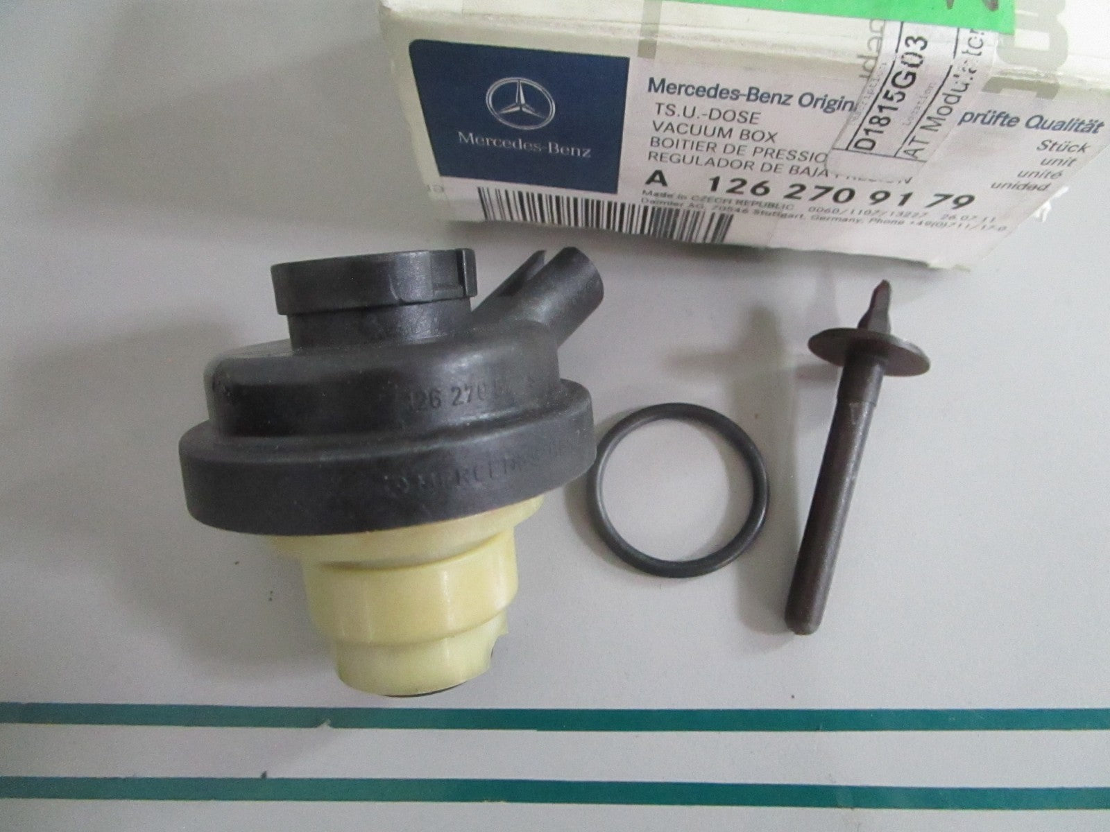 NEW OEM 1262709179 Mercedes-Benz Vacuum Box 0820