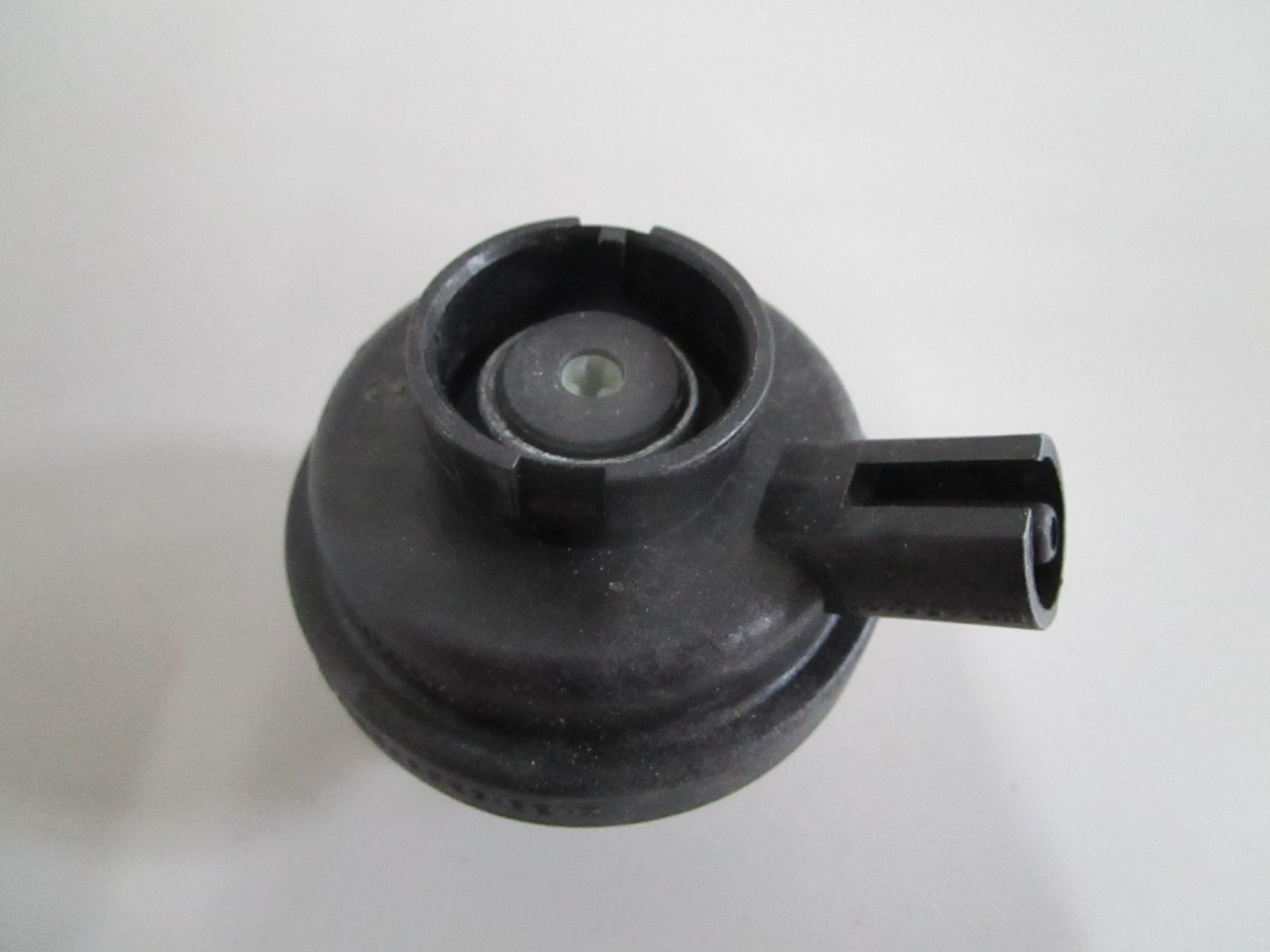 NEW OEM 1262709179 Mercedes-Benz Vacuum Box 0820