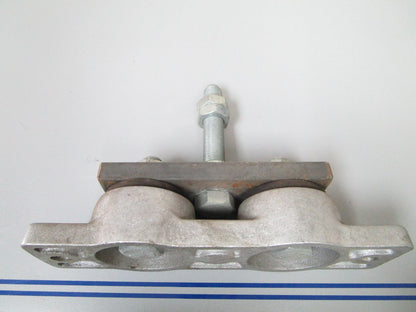 NEW 8-0002 Barr Marine 550lb 5/8" Stud Dual Eye Rubber Engine Mount 0720