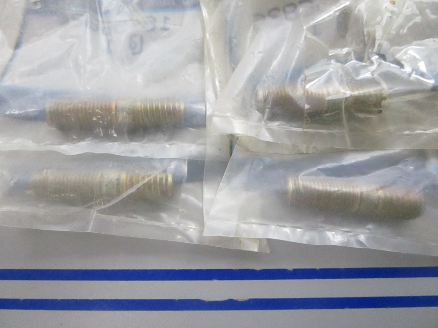 NEW OEM (LOT OF 4) 16-56826 Mercury Quicksilver Stud 0810