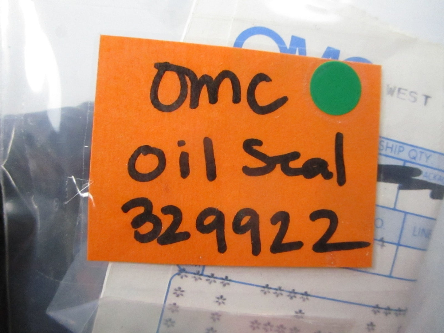 NEW OEM (LOT OF 2) 329922 0329922 OMC Johnson Evinrude Oil Seal 0810