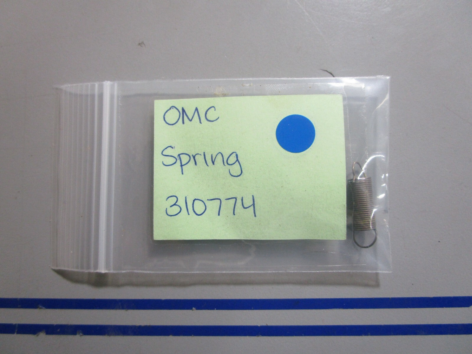 *NEW OEM* 0810 OMC Johnson Evinrude Spring 310774 0310774