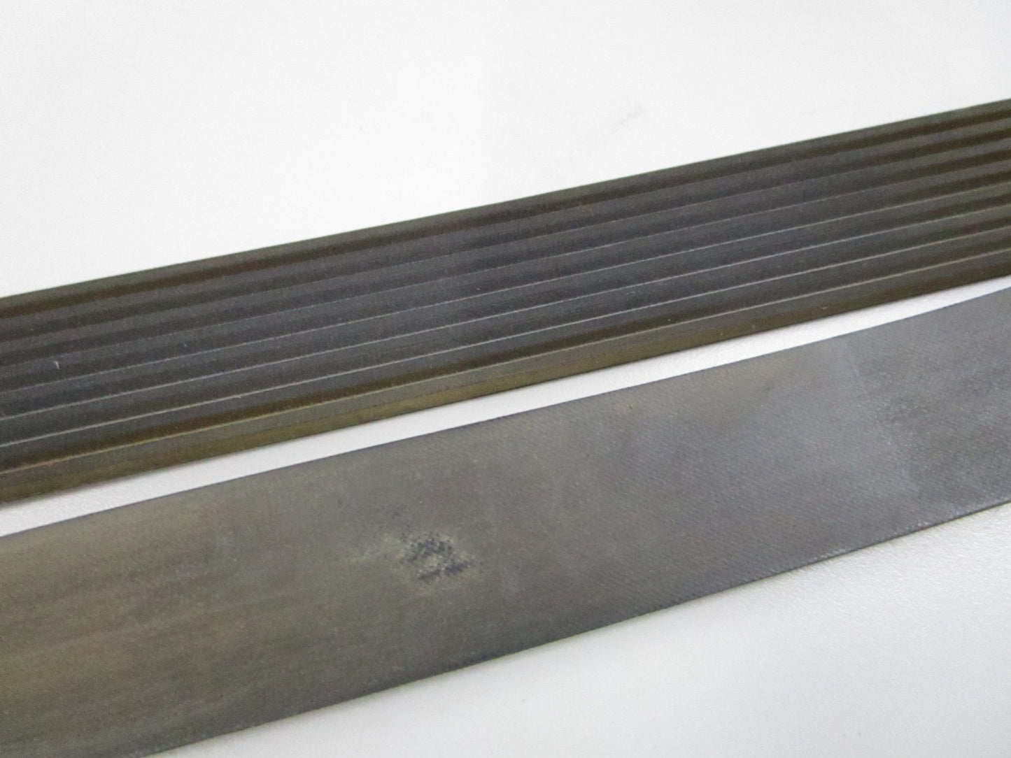 Gates K080565 Micro-V Serpentine Belt 8-Rib 56.45in NEW 0810