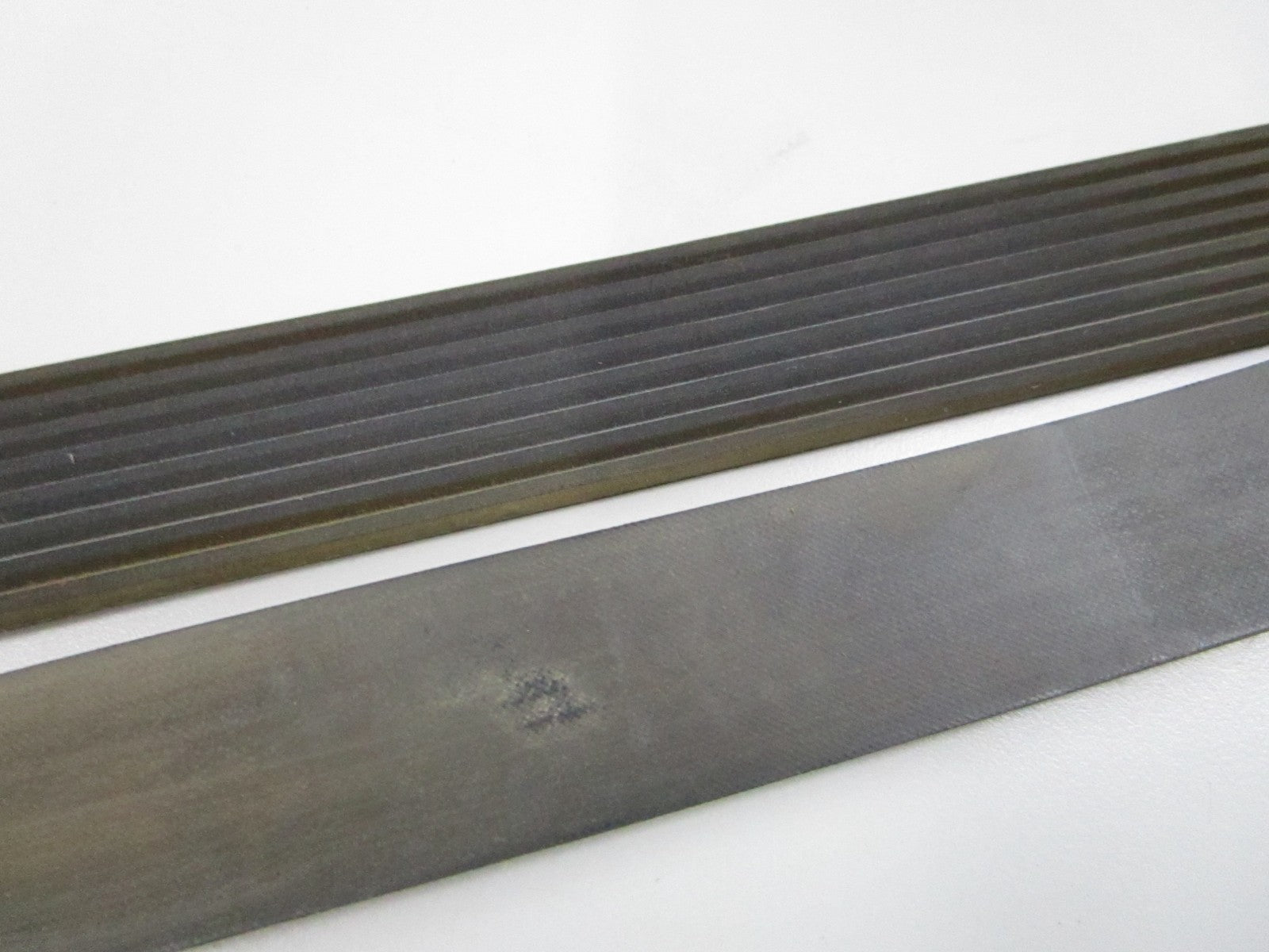 Gates K080565 Micro-V Serpentine Belt 8-Rib 56.45in NEW 0810